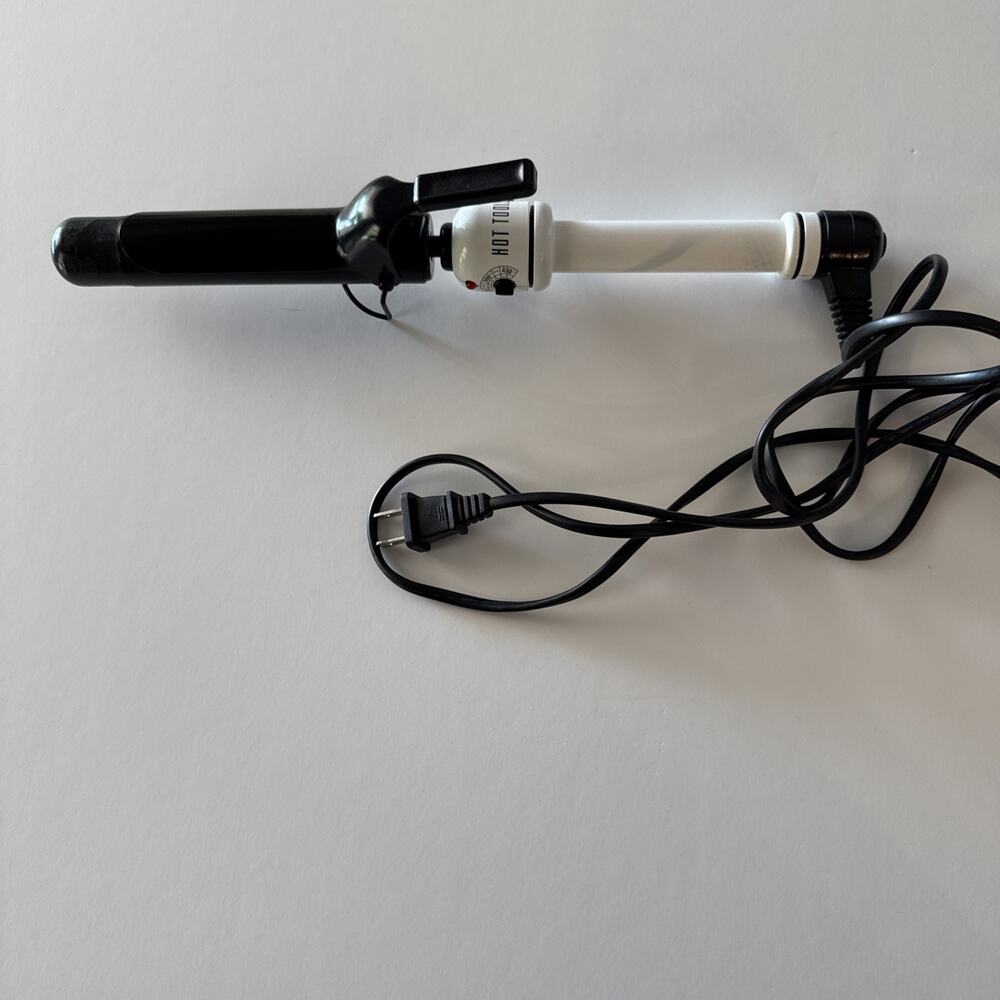 HOT TOOLS HTBW45 Spring Curling Iron Black/White 1 1/4Inches